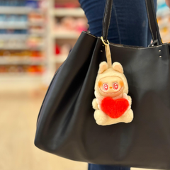 Pelúcia Estilo Labubu com Coração- 16cm